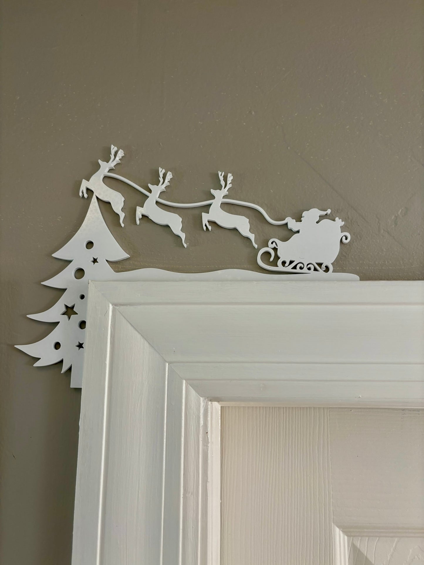 Reindeer Flying Door Corner