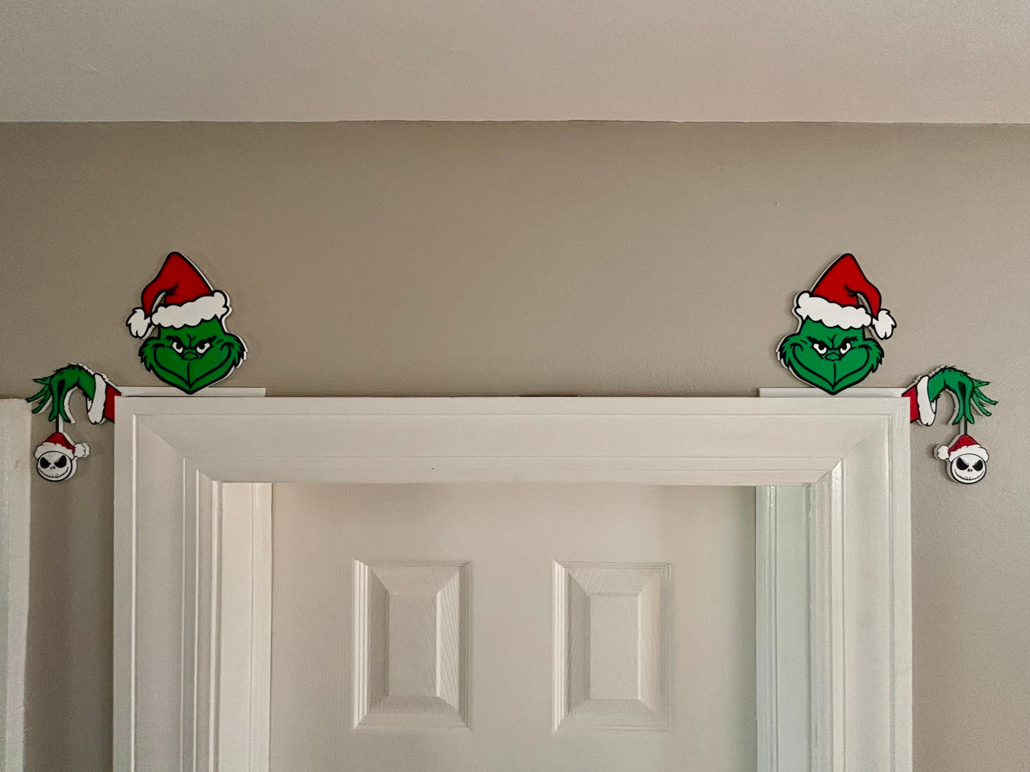 Grinch with Jack Skellington Ornament Door Corner