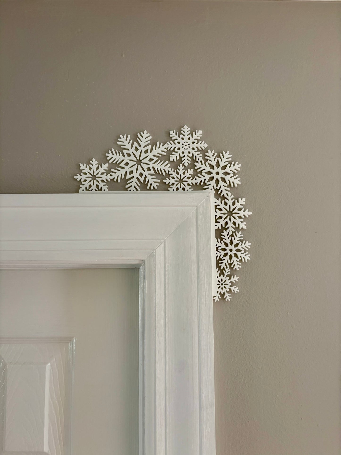 Snowflakes Door Corner
