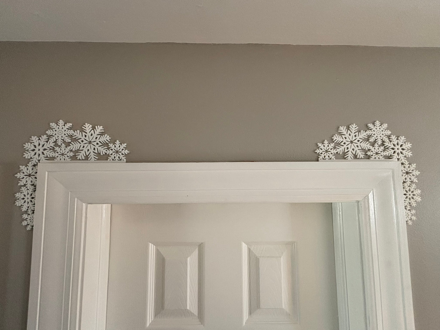 Snowflakes Door Corner