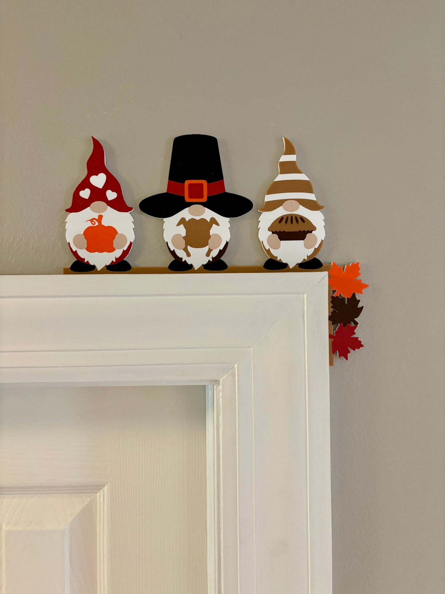 Thanksgiving Gnomes Door Window Corner Topper