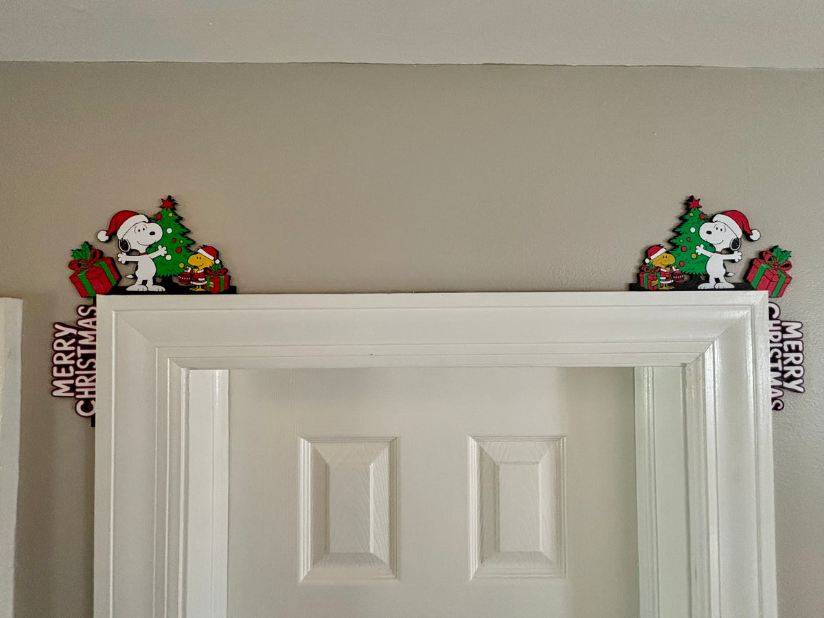 Snoopy and Woodstock Christmas Door Corner