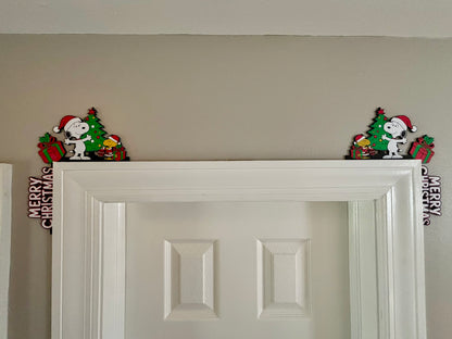 Snoopy and Woodstock Christmas Door Corner