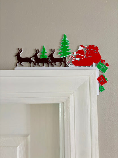 Here Comes Santa Christmas Door Corner