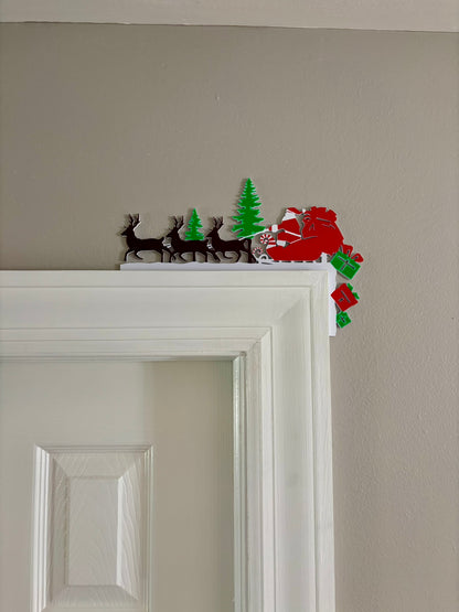 Here Comes Santa Christmas Door Corner