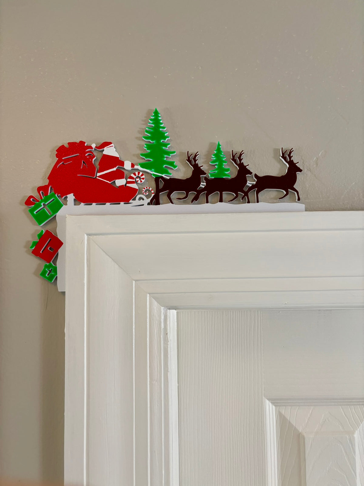Here Comes Santa Christmas Door Corner